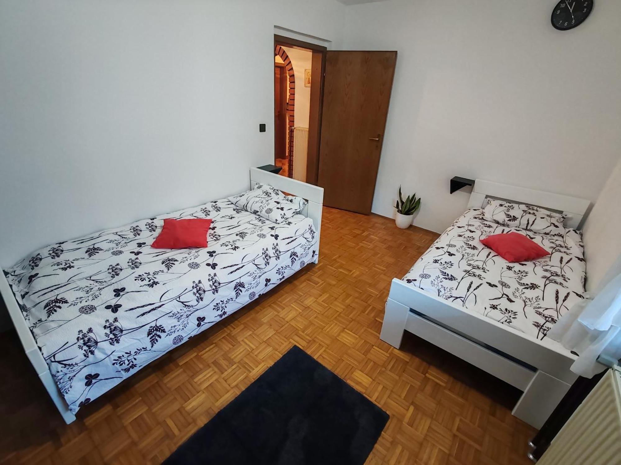 Apartment Preseren Šmarješke Toplice Exteriör bild